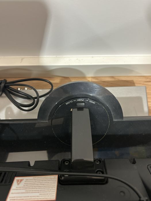 Tv pequena retangular