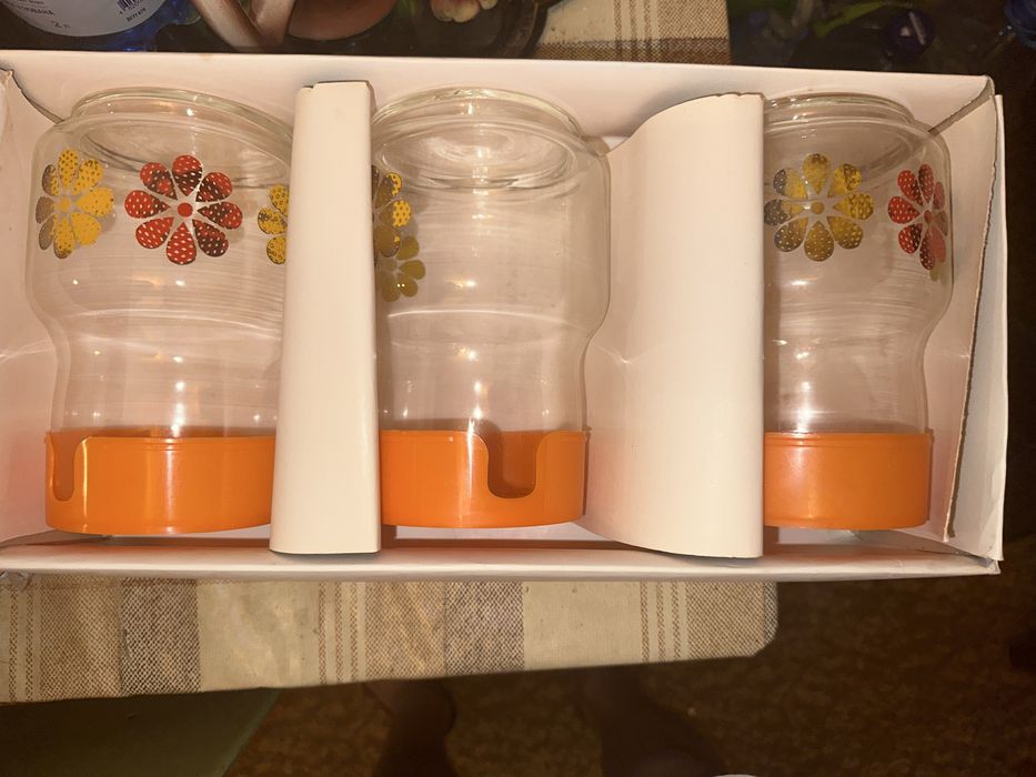 Набір ємностей з кришками