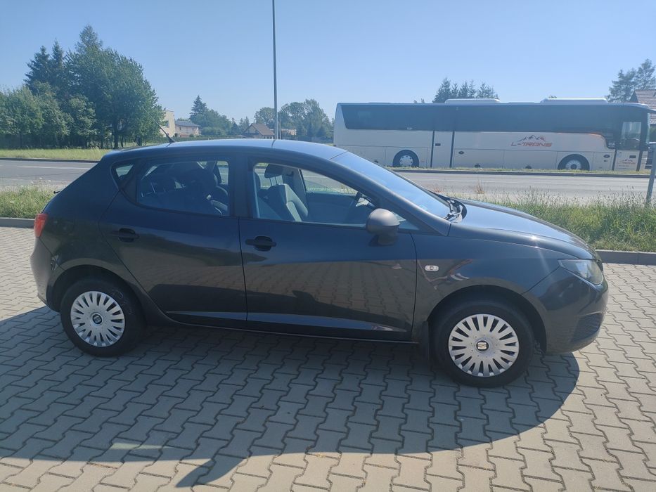 Seat Ibiza 2008 r. 1.4 hatchback manual