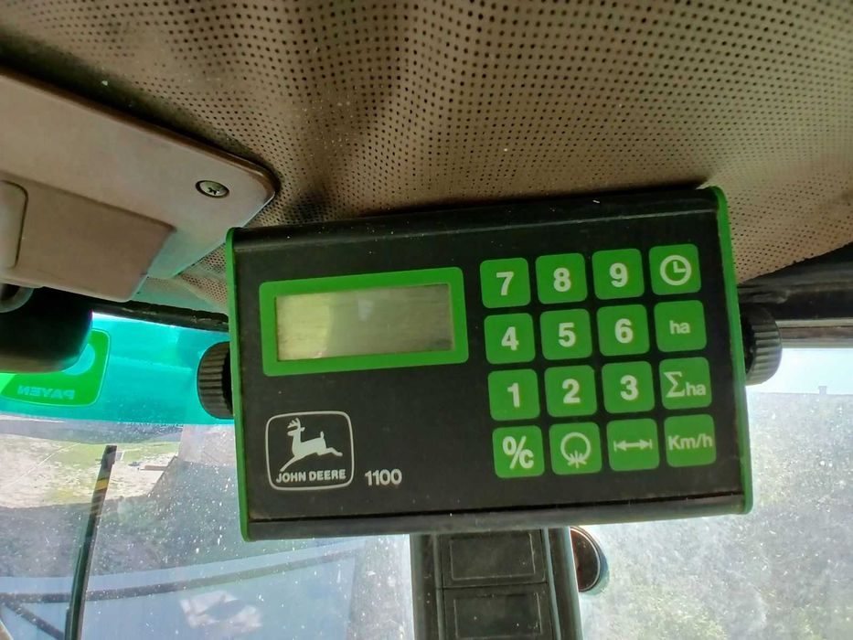 Комбайн зернозбиральний Джон Дір 1177