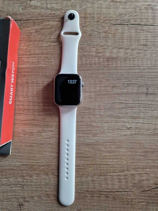 Smartwatch biały