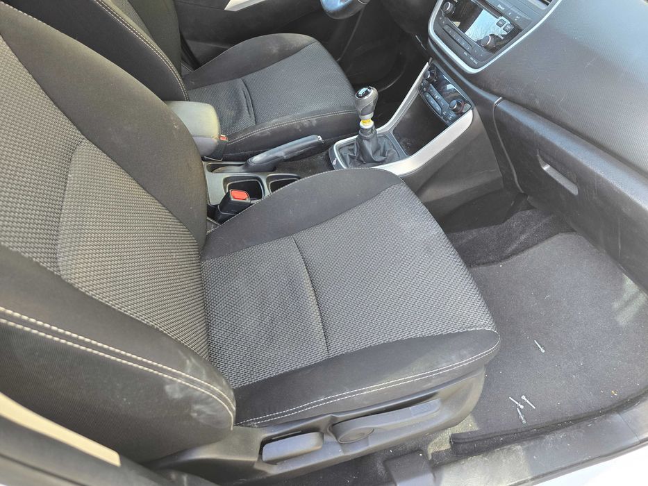 Suzuki SX4 cross  1.6d  Posiadam inne auta  z  włoch całe i uszkodzone