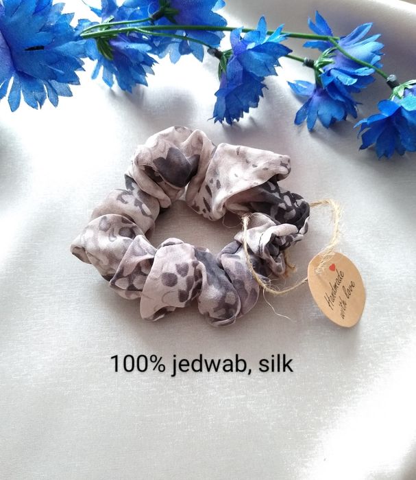 Nowa jedwabna gumka scrunchie