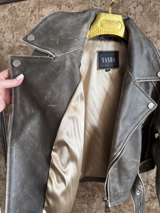 Жіноча куртка-косуха