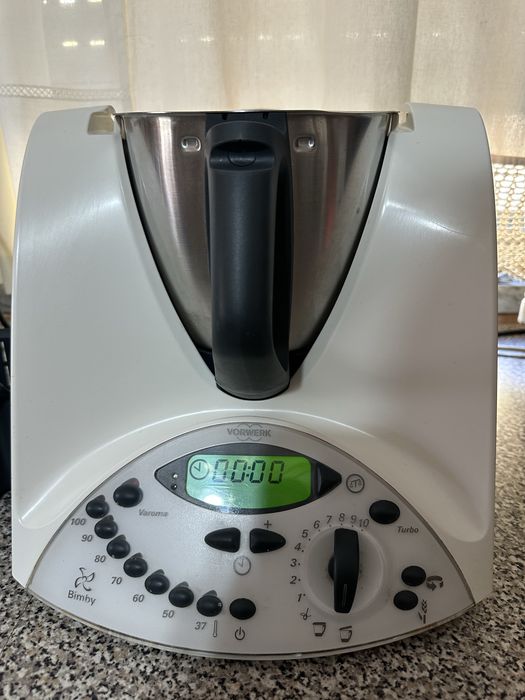 Bimby tm3 com oferta de livro de receitas