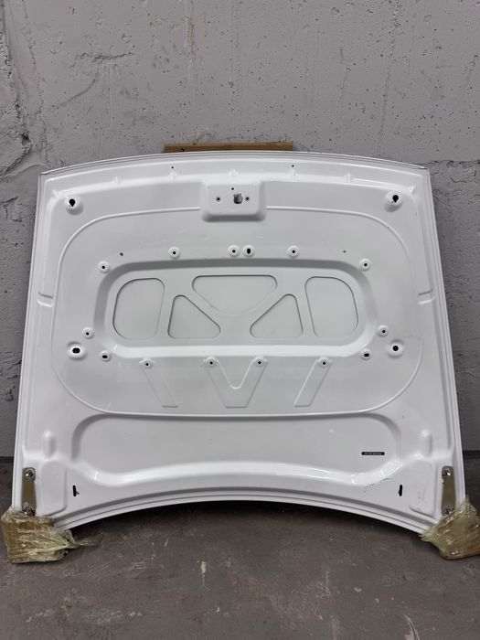 Капот на Тесла Y 2025 Juniper сірий Оригінал Юніпер