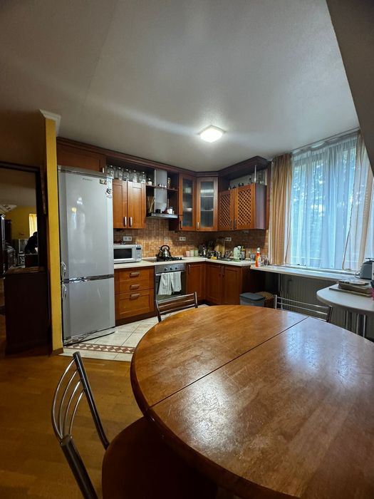 Продаж 5-кім кв-ри на  Новому Львові ( паркова зона) 
2-3/3ц, 180 м/кв