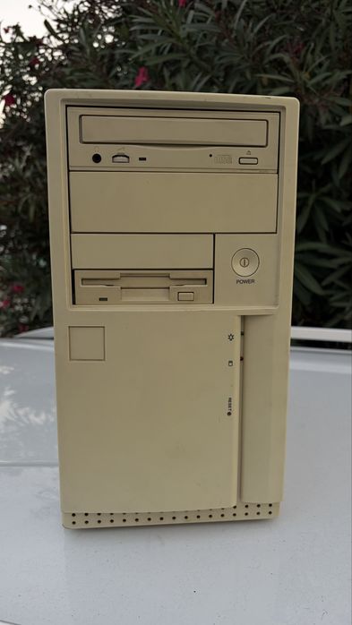 Torre pc antiga bom estado