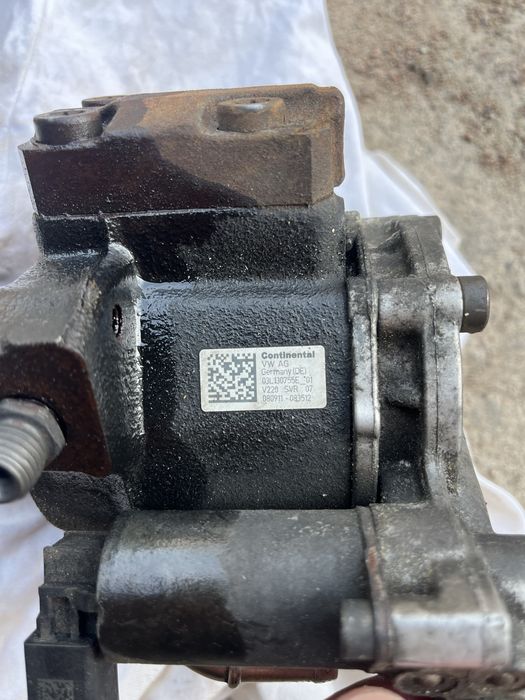 Насос ТНВД 1.6 tdi   03L130755E