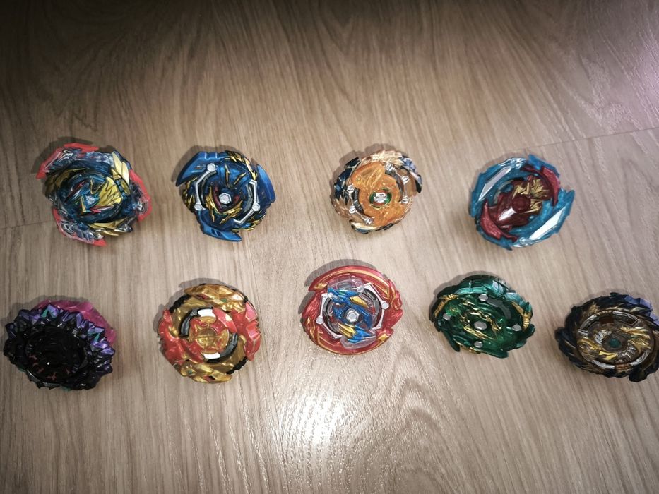 Beyblades e arena
