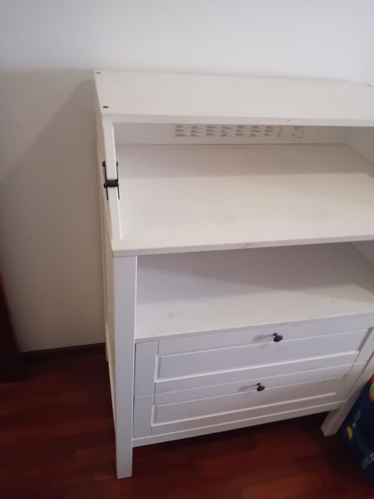 Fraldário móvel usado