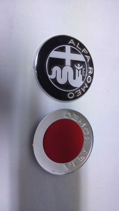 Símbolos emblemas logótipos Alfa Romeo 74 mm frente e trás