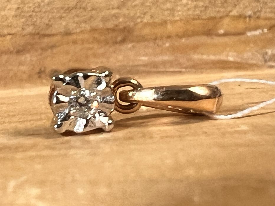 Золотой кулон с брилиантом 585 проба красное золото