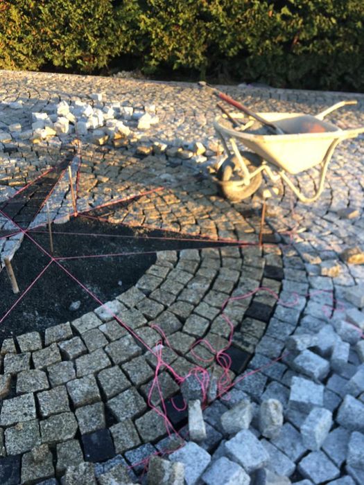 Calçada  portuguesa   lancil pave .porto ,lisboa,faro