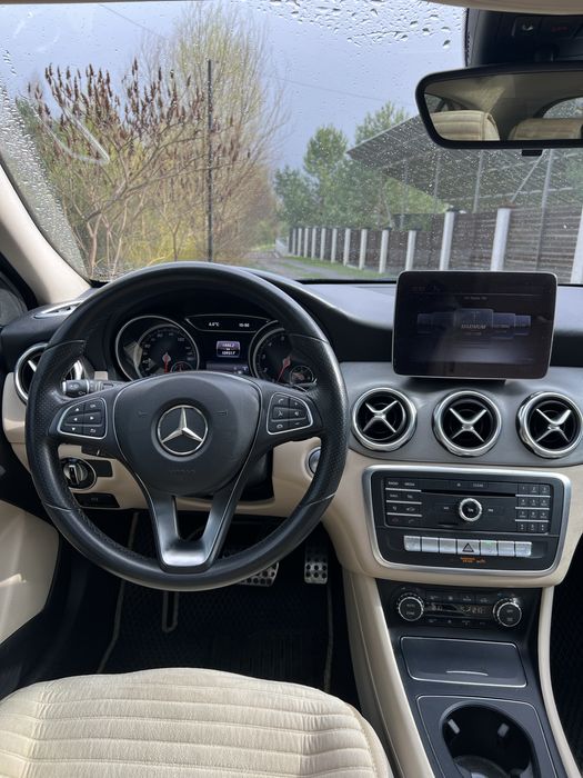 Mersedes benz - GLA 250