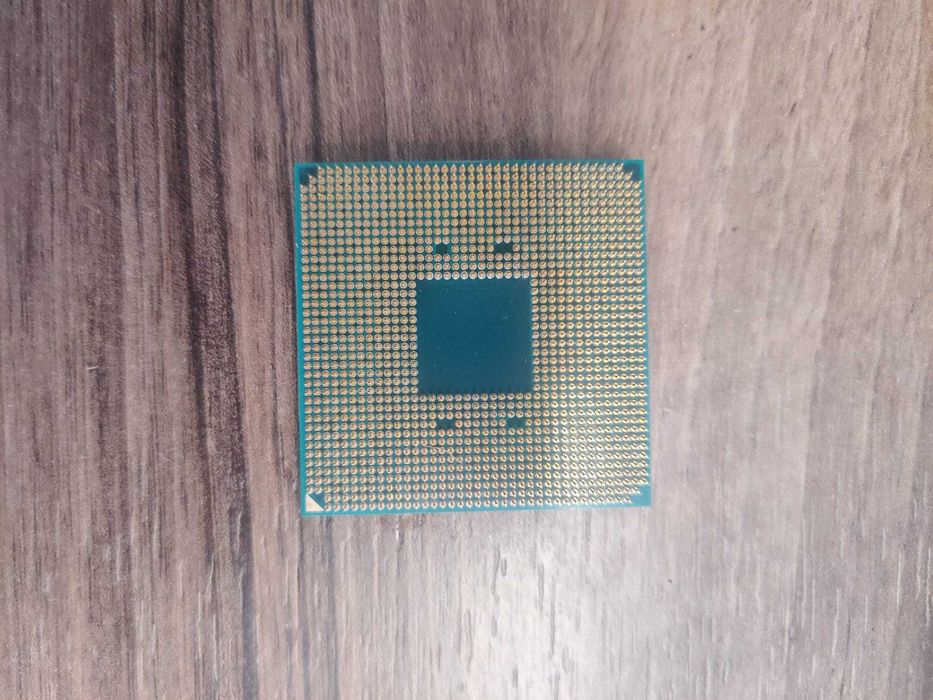 Ryzen 7 2700x com stock Prism Cooler