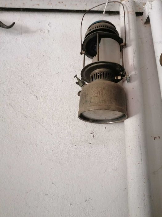 Candeeiro a petroleo de metal