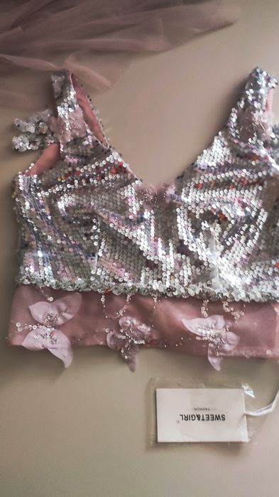 Komplet- cekinowa bluzka i tiulowa spódnica