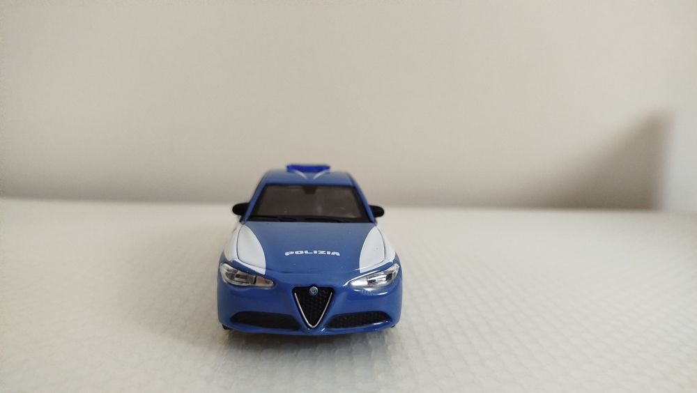 Miniatura Alfa Romeo Giulia 1/43 Nova