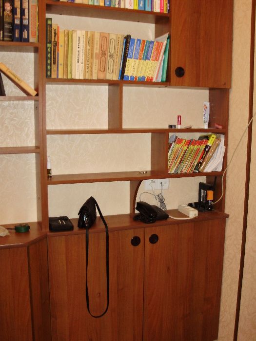 Малогабаритная стелаж- стенка