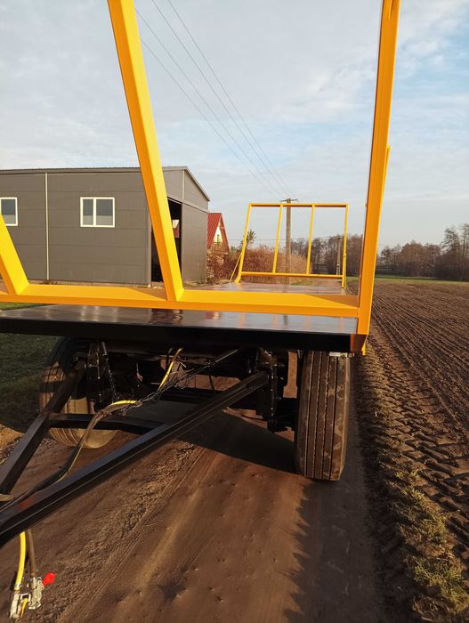 Przyczepa do słomy, bel, balotów KRONE