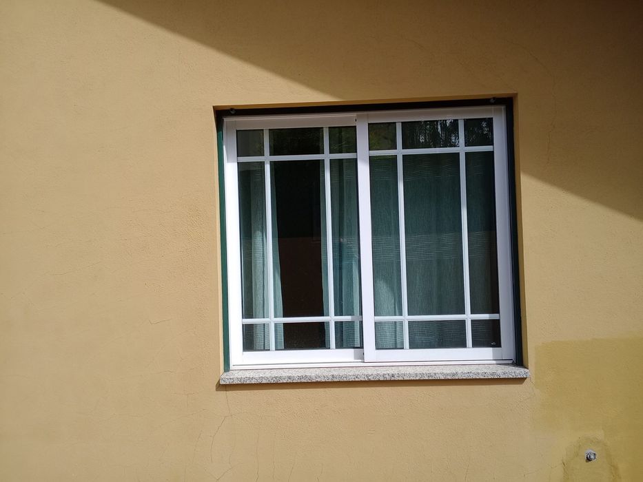 13 janelas + 2 portas