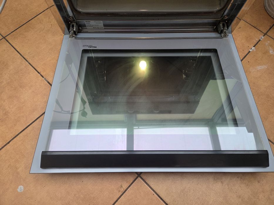 Sprzedam piekarnik Miele