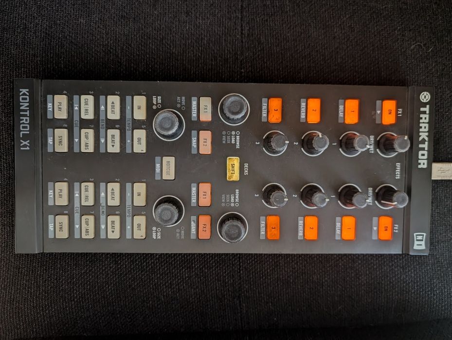 Traktor kontrol X1