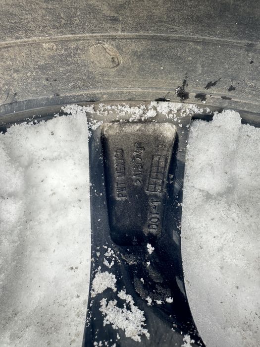 Продам диски та резину R 20 tesla Y , 3