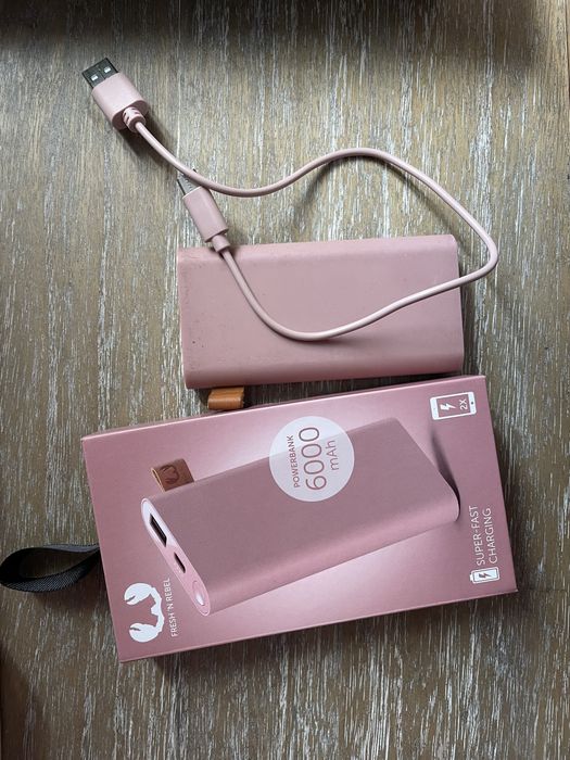 Power Bank cor de rosa