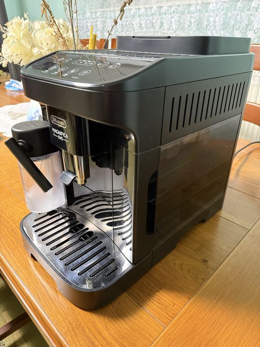 Кавомашина DeLonghi Magnifica Evo