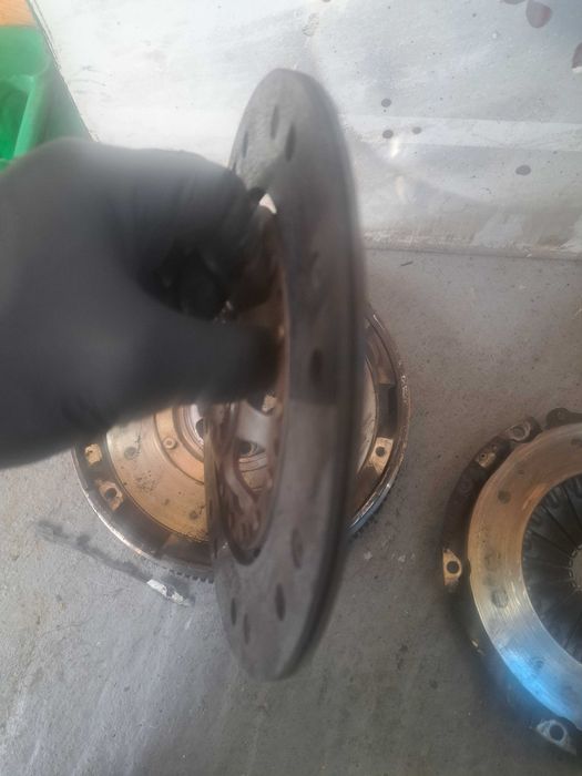 Sprzęgło  dwumasowe  tarcza docisk Audi A4 B7 1.9 tdi
