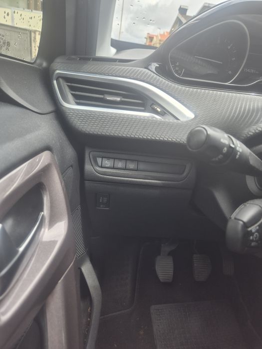 Peugeot 2008 — fotografia 8