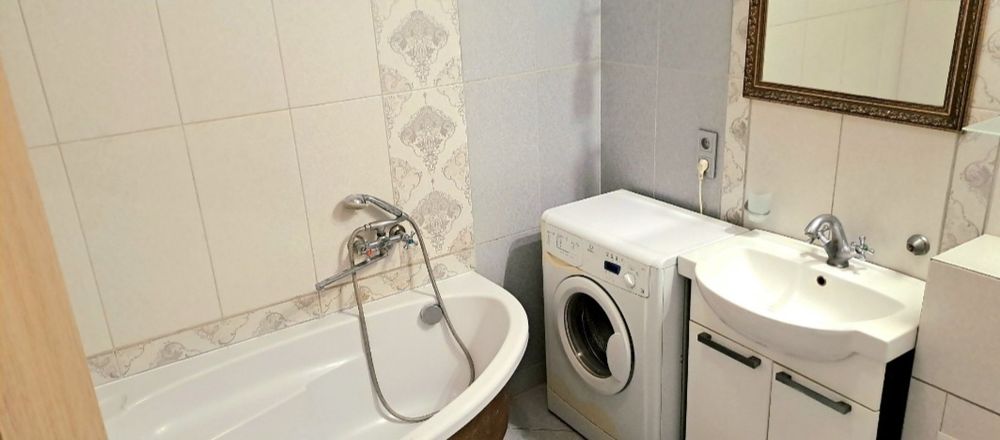 Оренда сучасної 2-к квартири біля озера