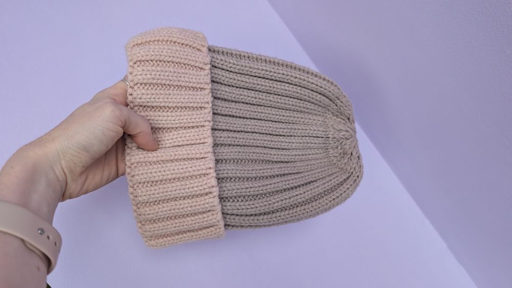 Жіноча Зимова  в'язана  шапка та перчатки пудрово рожеві