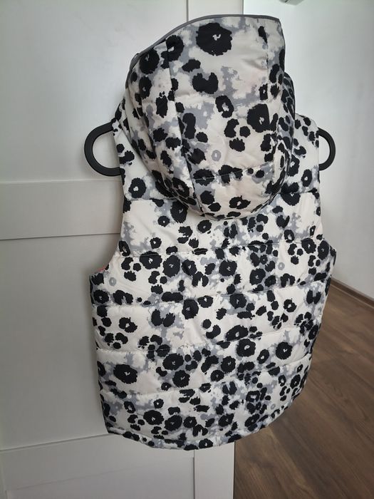 Bezrękawnik dziewczęcy HM rozm. 128, elementy odblaskowe