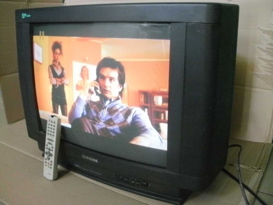 Терміново!Телевізор імпортний кольоровий 54см. Є пульт вхід т2