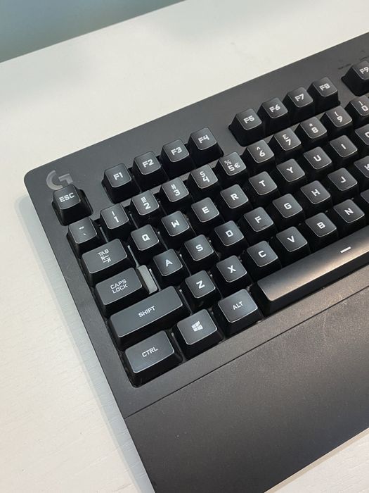 Klawiatura logitech g213