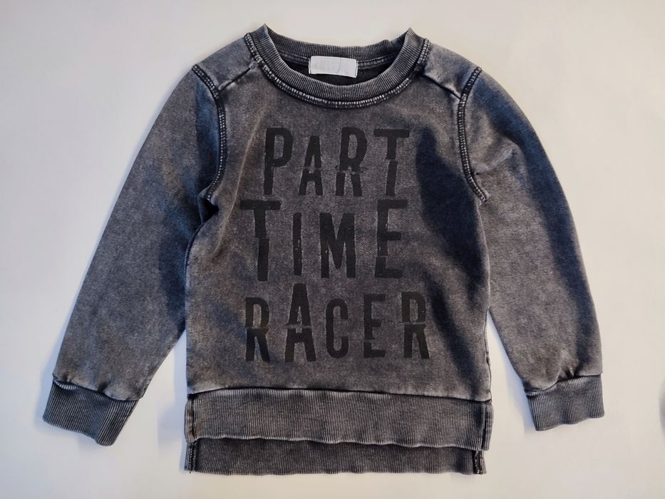 H&M bluza z efektem sprania 2-4Y grafitowa z napisem part time racer