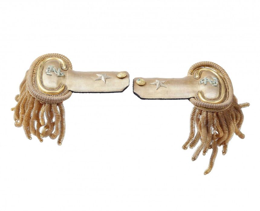 Par de dragonas militares