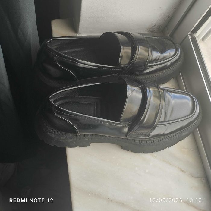 Sapatos em perfeitas condições ( valor negociável)