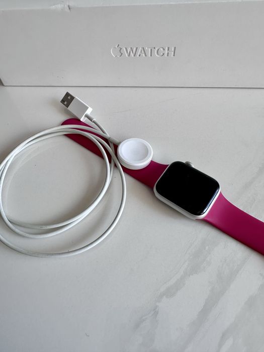 Apple Watch Series 5 40mm Prata +  Caixa + Carregador + 4 Pulseiras Extras