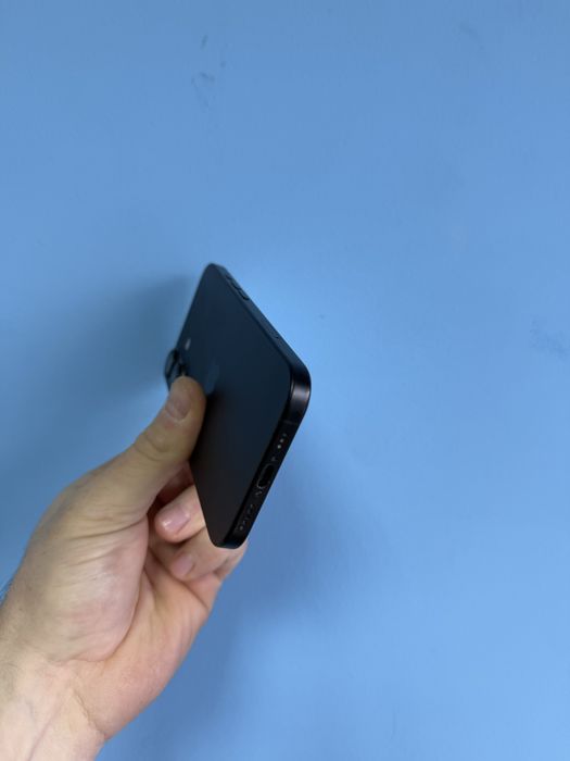 Apple Iphone 16 256Gb Black фізична сім