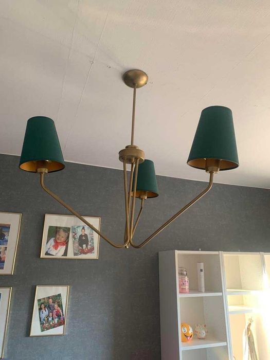 Złoty Żyrandol Victoria z trzema ramionami i abażurami jak Nowy