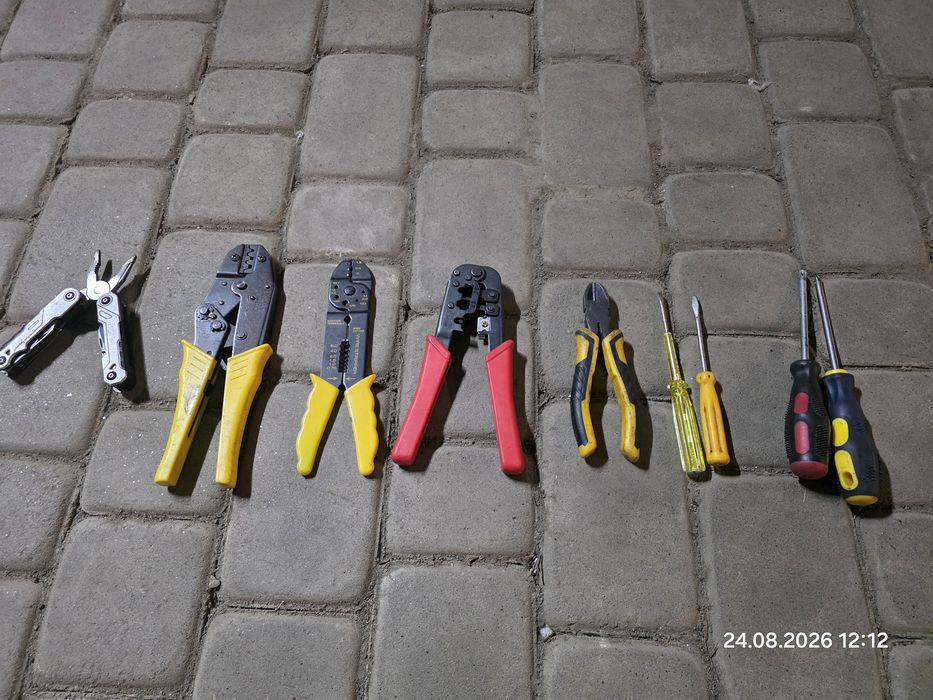 Набор инструмента электрика: Мультитул Stanley, кримперы, бокорезы, отвертки