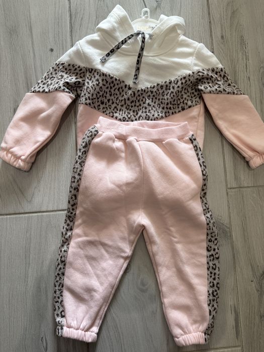 Костюм для дівчинки