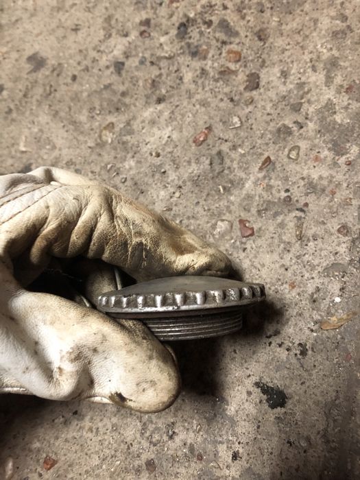 Korek junak wlewu oleju