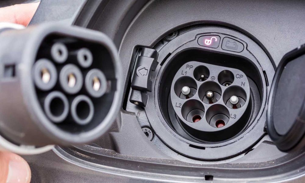 Зарядное для электромобиля на три фазы Type2 EVEUS PRO LCD 11, 22 кВт