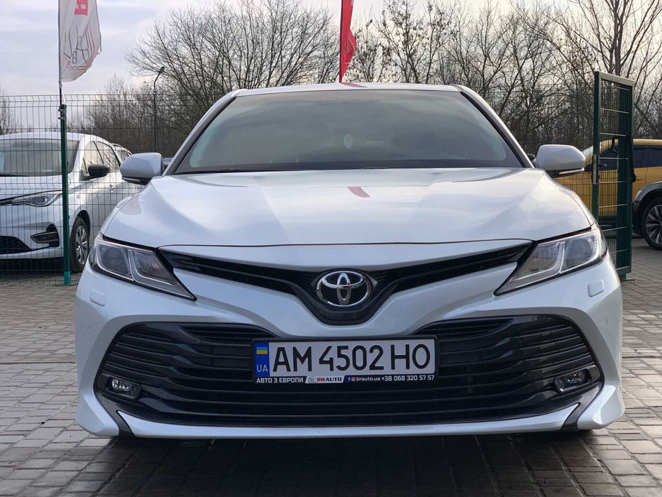 Toyota Camry 2019