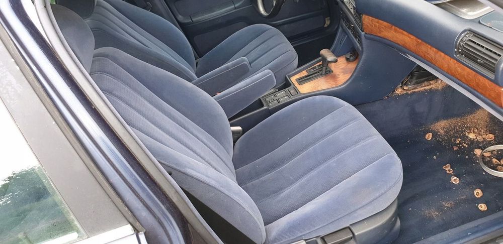 FOTELE FOTEL TYŁ PRZÓD BOCZKI GRANATOWE WELUR BMW 7 E32 750
